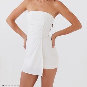 Elegant White Strapless Dress